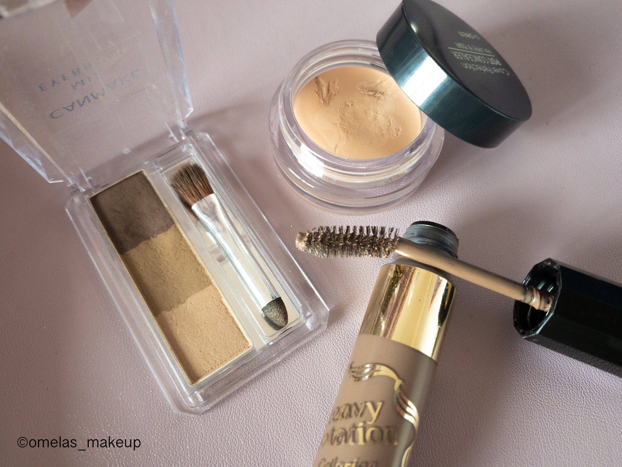 تويتر おめらす 韓国コスメブロガー على تويتر これ 自眉がしっかりしてて毛質もかためな私が見つけた方法だけど まずアイブロウパウダーで眉尻の足りない部分だけ綺麗に描いて 元が濃いので眉頭らへんはほぼのせない その次に固形コンシーラーを適量つけた