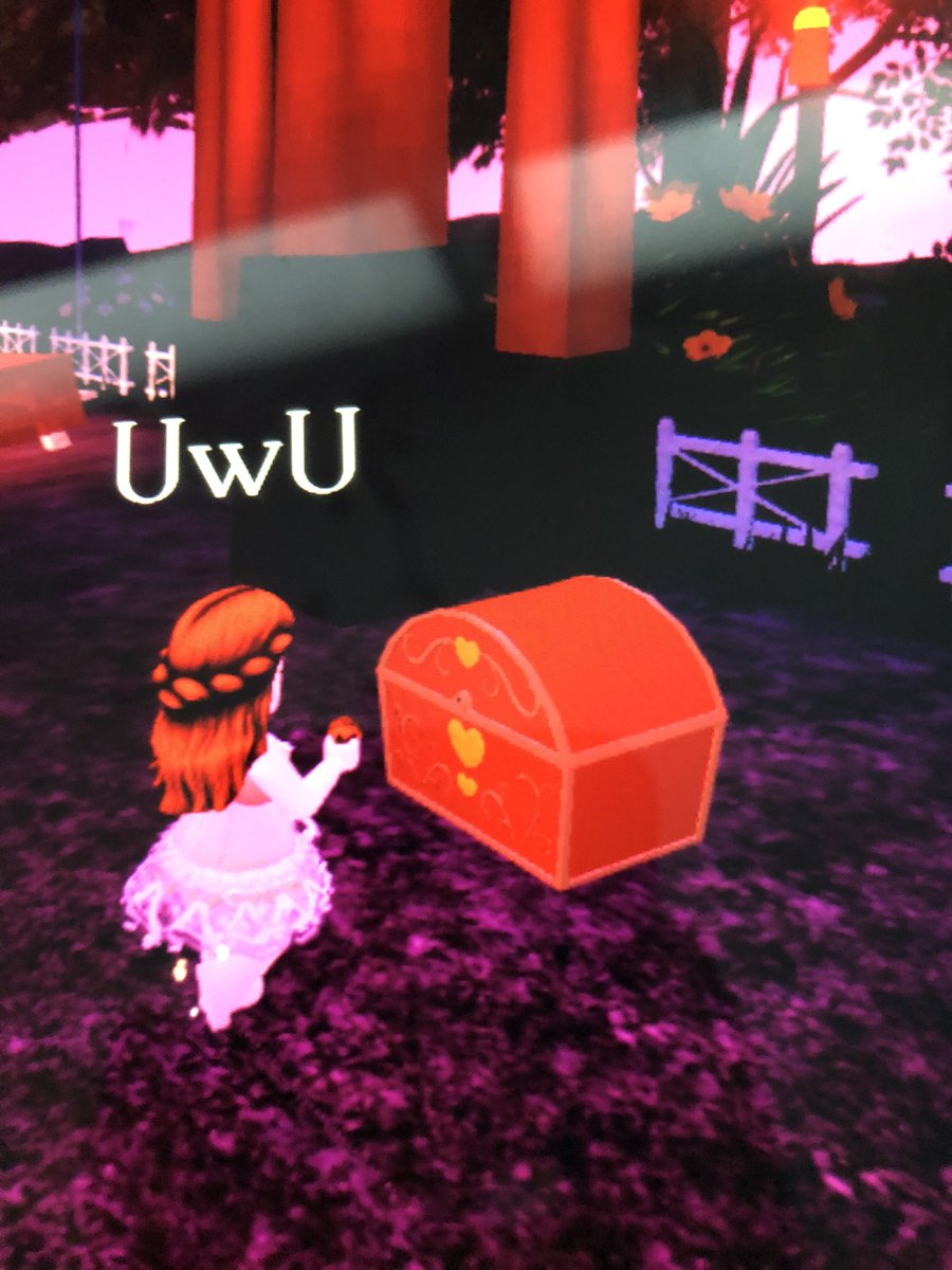 sofia_high's tweet photo. #RoyalHigh THERE IS A CHEST IN THE LUNAR NEW YEAR UPDATE !!!!! https://t.co/mKoZF9PF1x
