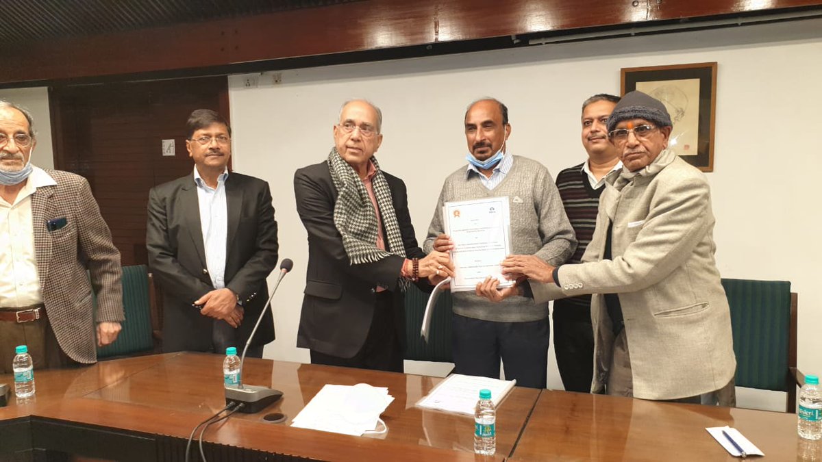 श्री राम जन्मभूमि तीर्थक्षेत्र ट्रस्ट के गठन से पूर्व श्री रामजन्मभूमि न्यास द्वारा कई पक्षों से श्री राम जन्मभूमि मन्दिर की संरचना और निर्माण हेतु समझौतों पर हस्ताक्षर किए गए थे। ट्रस्ट के गठन पश्चात उन सभी समझौतों की समीक्षा की गई है और पूरक समझौतों पर हस्ताक्षर किए गए हैं।