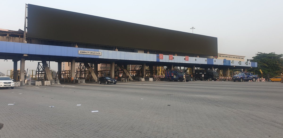 briticoyemo's tweet photo. Currently at the Lekki tollgate.

All quiet for now. 

#OccupyLekkiTollGate https://t.co/OkOkmbXZ0e