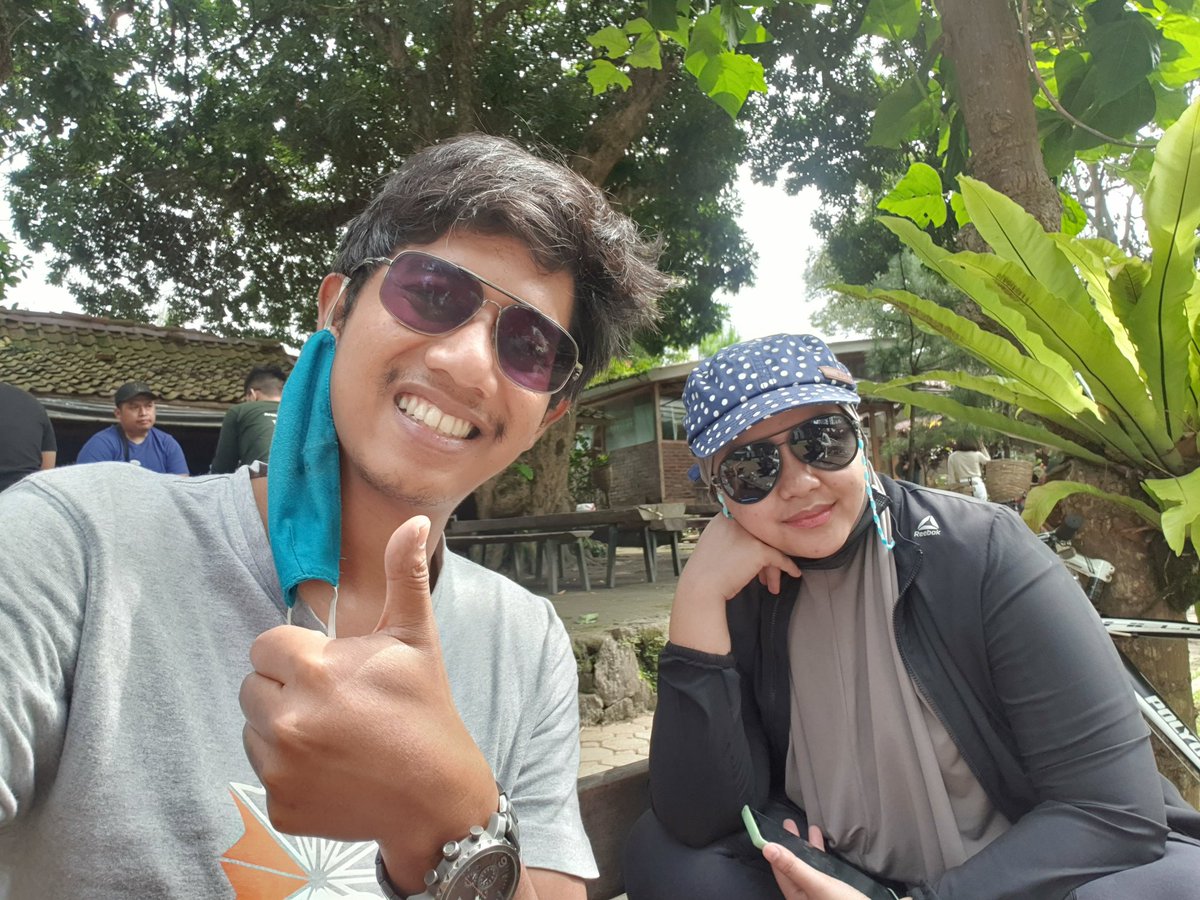 mohamadrizkyu's tweet photo. Armor coffee with wife. Gowes maksimal 😀
#IRJournal https://t.co/IK1uuIgtgi