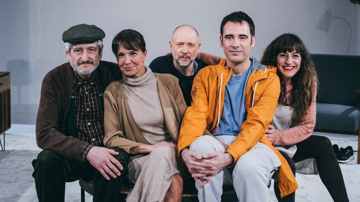 .<a href="/centrodramatico/">CDN</a> Tarde de sábado teatral con #Lapanadera <a href="/SandraFerrus/">SANDRA FERRÚS</a> <a href="/cesarcambeiro/">César Cambeiro Q</a> @Eliasgonzalezc <a href="/ElisaSanz7/">Elisa Sanz</a> <a href="/luzsoria_ph/">Luz Soria</a> <a href="/antoniodecos_/">Antonio de Cos</a> <a href="/IriaProd/">Iria Producciones</a>