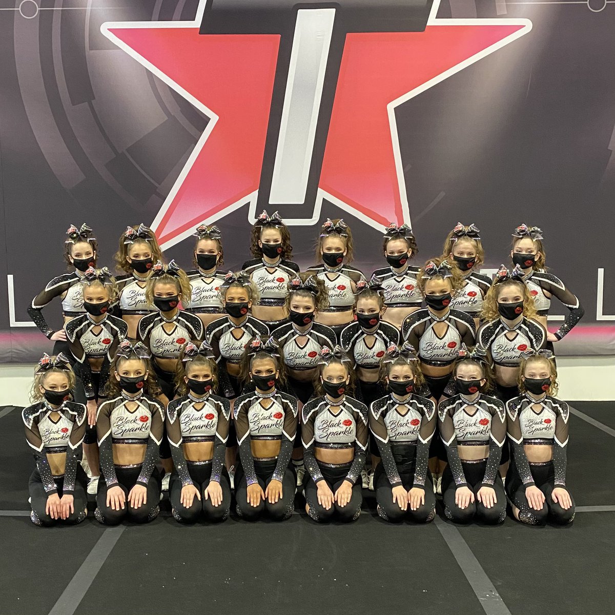 teamilcheer's tweet photo. Congrats to our elite senior teams on earning the following awards in 𝗖𝗛𝗘𝗘𝗥𝗠𝗔𝗧𝗖𝗛 [𝚟𝚒𝚛𝚝𝚞𝚊𝚕] 𝗠𝗮𝘁𝗰𝗵 8️⃣:

💍White DIAMONDS - Division High Point
💋Black SPARKLE - Division High Point &amp; Midwest High Point https://t.co/ze1nTufmfb