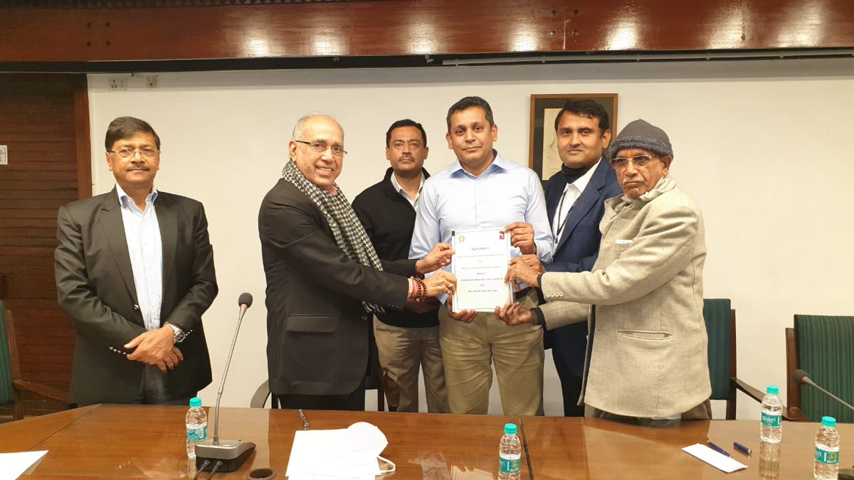 ShriRamTeerth's tweet photo. Before the constitution of Shri Ram Janmabhoomi Teerth Kshetra Trust, Shri Ram Janmabhoomi Nyas had signed agreement with many parties for their services in constructor Shri Ram Janmabhoomi Mandir. All such agreements have been reviewed &amp; new have been signed wherever required. https://t.co/2uTmS71Cx2