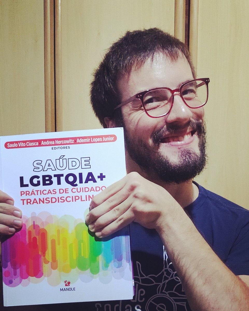MundoPedroaf's tweet photo. ✊🤝♿🏳️‍🌈🌈💪📚📖✍️🌻 
#PedroFernandes 
#pessoacomDeficiência
#pcd
#PcdGay
#Pcdartista
#PcdAtor
#pcdAssistenteSocial
#NaLuta
#Resistencia
#políticasPúblicas
#SaúdeLGBT
#naoaopreconceito
#lutalgbt
#forabolsonaro
#lgbtqia
#homofobiaMata
#homofobiaécrime
#HomofobiaBasta
#livrolgbtqia https://t.co/Z2zrMcmTjS