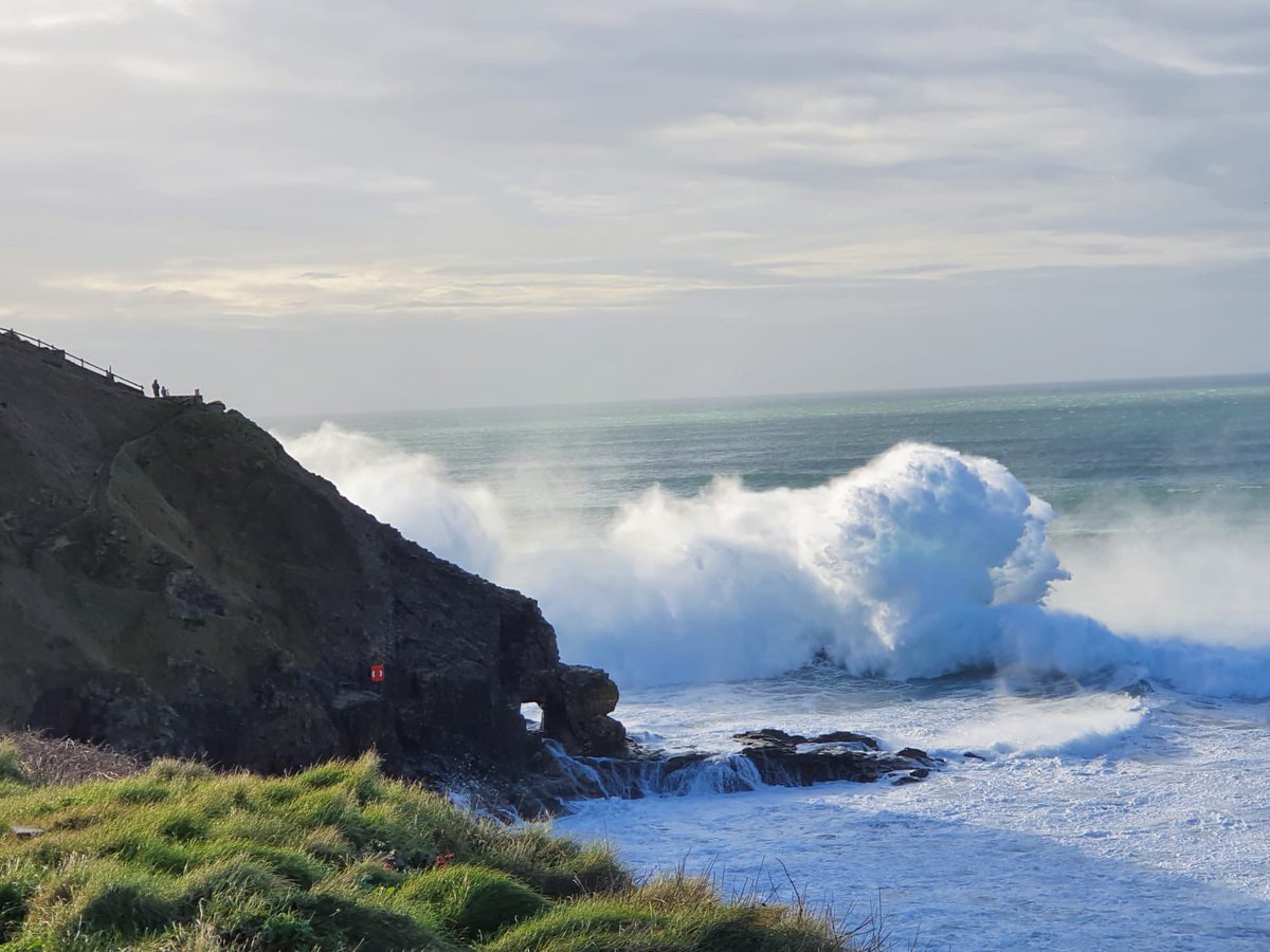sophdoble's tweet photo. Perranporth yesterday! 
@bbcweather @BBCCornwall @BBCSouthWeather 
#stormwathcher #weatherwatcher #bigswell #perranporth #droskyn https://t.co/kIoyRYxAhK