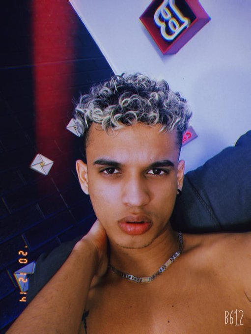 Come help @Joey2020_Quilla get naked - Live now ?https://t.co/OgrGPcuhqd? @chaturbate @FansChaturbate