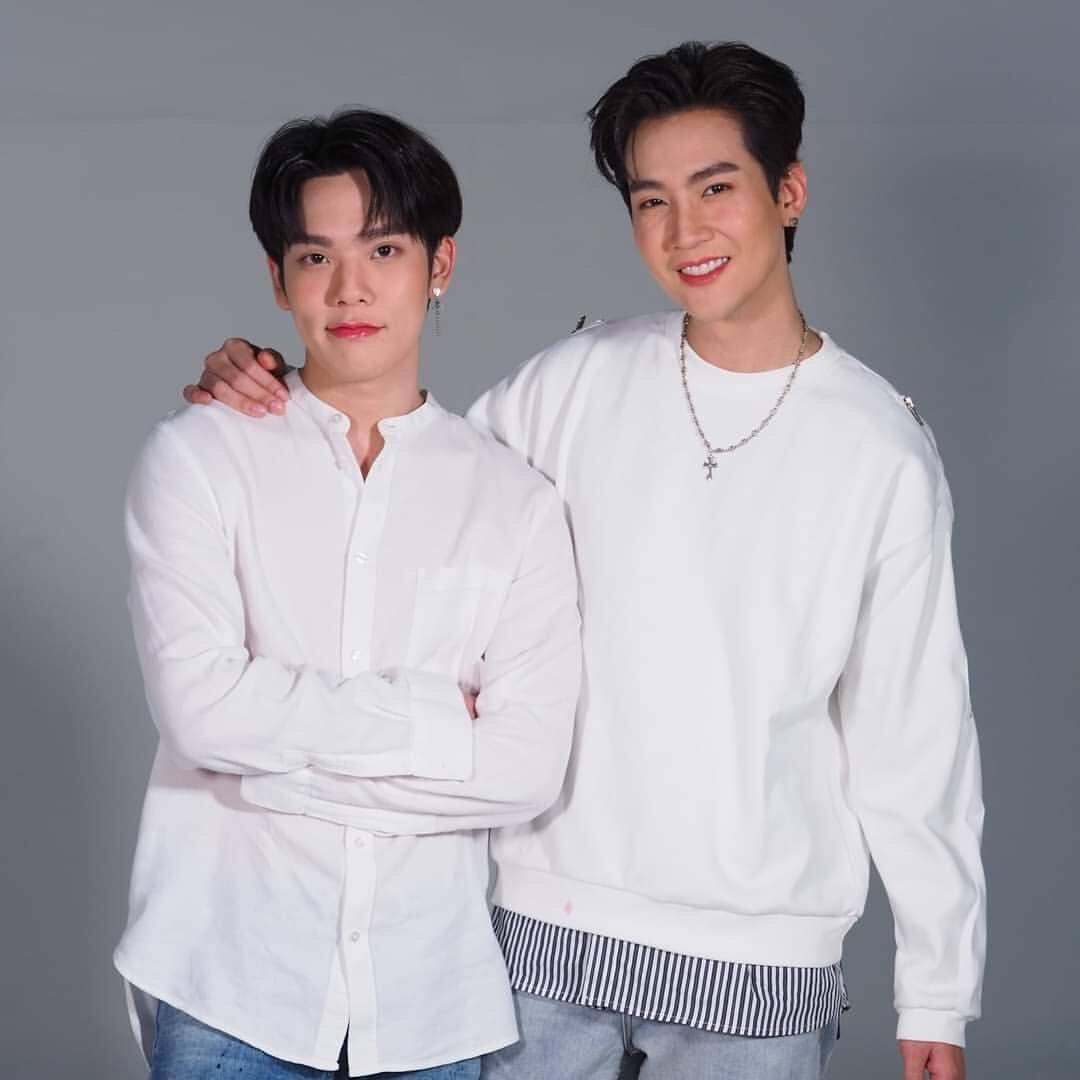 kimcopmama's tweet image. IG: Shoryuken.production 

ภาพ คิมม่อน-คอปเตอร์ จากวันบวงสรวงครับ ฝากแฟนๆ #kimcop รอติดตามกันด้วยนะครับ ทาง #VIUthailand กับ Project #CloseFriend #โคตรแฟน เร็วๆนี้ครับ

#ม่อนเตอร์ #คิมคอป 
#CTRPANUWAT #ขุณขิมมอญ 
#copter #kimmon 
@CTR2DAB @KiimMon