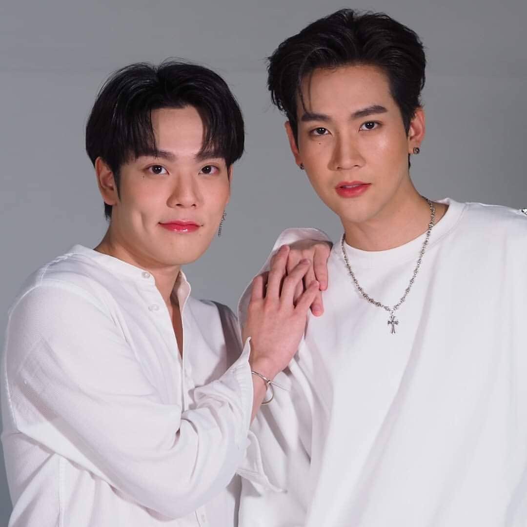 kimcopmama's tweet image. IG: Shoryuken.production 

ภาพ คิมม่อน-คอปเตอร์ จากวันบวงสรวงครับ ฝากแฟนๆ #kimcop รอติดตามกันด้วยนะครับ ทาง #VIUthailand กับ Project #CloseFriend #โคตรแฟน เร็วๆนี้ครับ

#ม่อนเตอร์ #คิมคอป 
#CTRPANUWAT #ขุณขิมมอญ 
#copter #kimmon 
@CTR2DAB @KiimMon