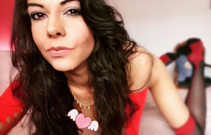 hey c'est le week-end de la Saint-Valentin 🙄 vous en pensez quoi de cette f&ecirc;te ? Perso je suis mitig&eacute;e<a href="/tag/puyenvelay"class="tags"><span>#puyenvelay</span></a><a href="/tag/medievale"class="tags"><span>#medievale</span></a>