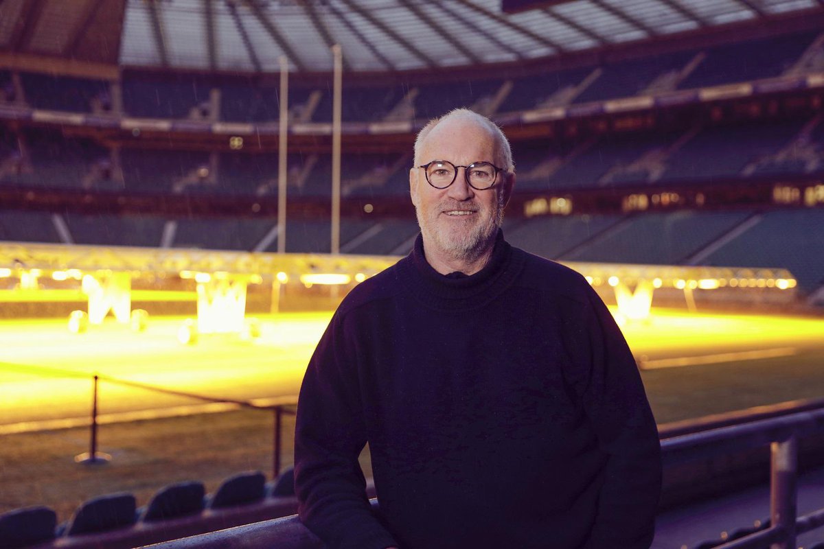 yesismorecymru's tweet photo. Welcome / #croeso sports commentator, Eddie Butler.  #Trefynwy / #Monmouth. 

“I have been waiting for this movement, this awakening, for a long time - and I feared that I would not see it in my lifetime.” 

#Annibyniaeth #IndyWales #YesisMore https://t.co/sJsJ6jWF3g