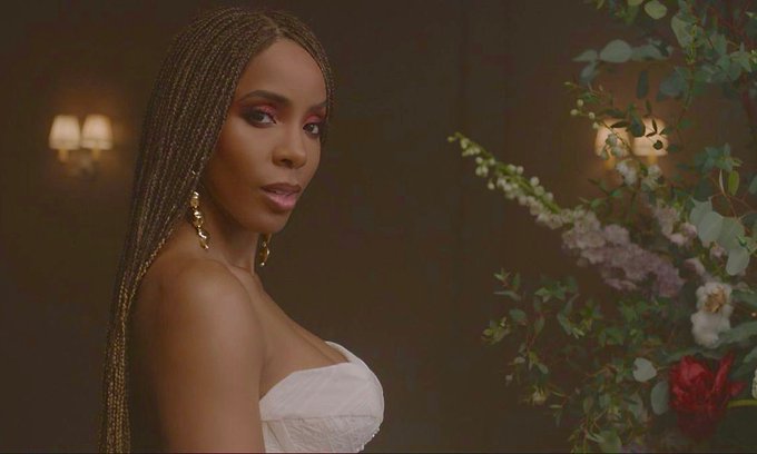 WBSS's tweet photo. *No 3*. LISTENFRESH: KELLY ROWLAND casts her spell on new Latin laced single, "BLACK MAGIC".
https://t.co/eXVo2hcP92 @KELLYROWLAND #SOULTRACK #LONDON https://t.co/bnvr26T1ft