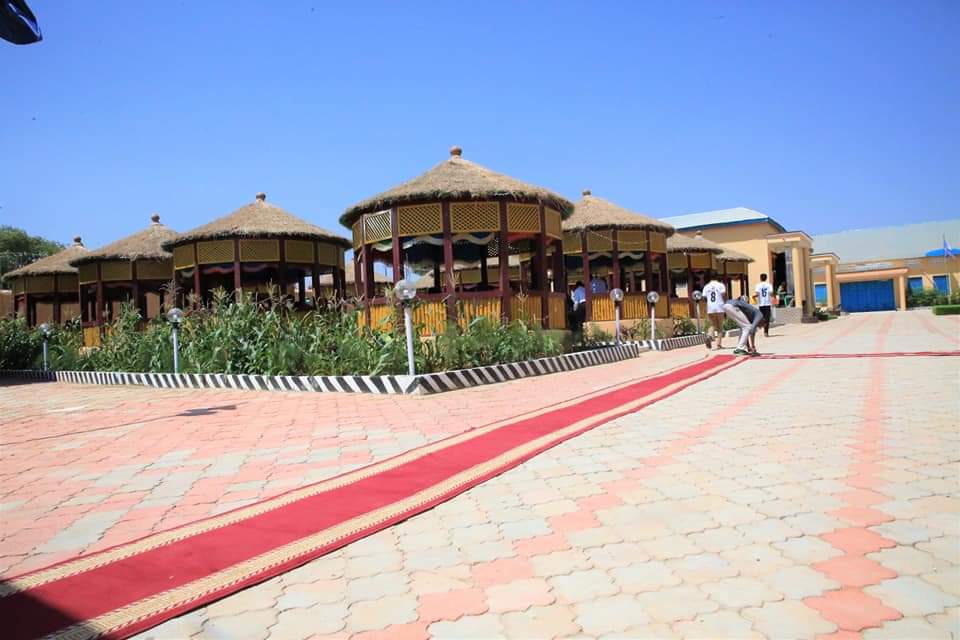SOMTA_SO's tweet photo. Here comes #RuunJinaadHotel, lets combine our hands to welcome to the industry, #SomaliHospitality #SomaliFood what a condusive and attractive environment, the hotel is just a minute away from #BaidoaAiport #ArlaadiHospitality is beyond your expectation. #TourismSomalia https://t.co/26CcK7SSqq