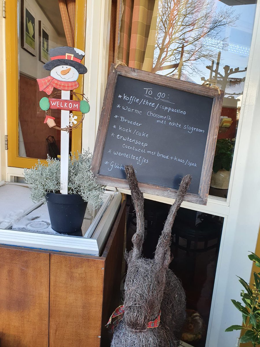 De_Hooiberg's tweet photo. Koffie en warm lekkers to go bij de Hooiberg!
Zaterdag van 10 tot 15 en zondag van 12 tot 15 uur! ☕🍵
Het kan nog even, genieten van dat mooie winterse weer! ❄️☀️😄

#KoffiehuisDeHooiberg https://t.co/ZJX6PwDzZt