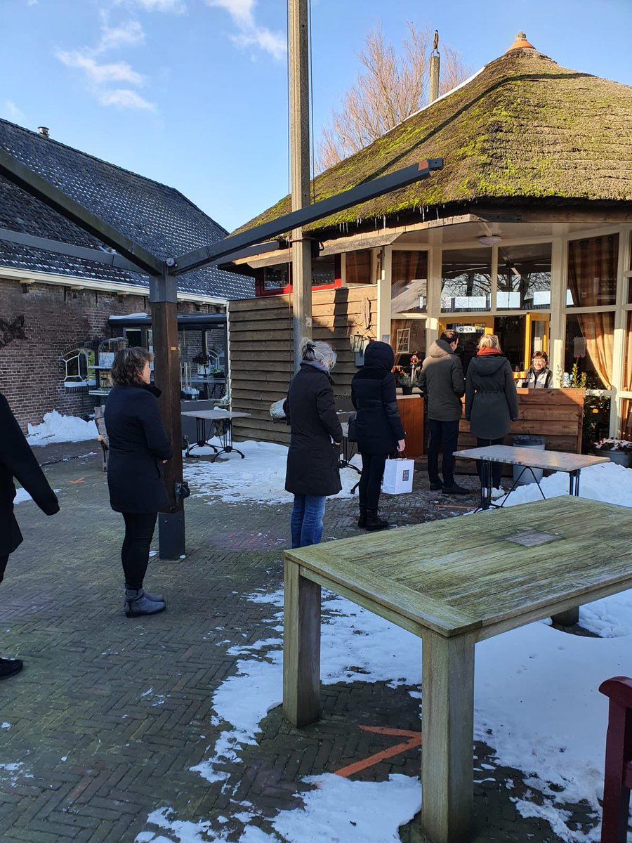 De_Hooiberg's tweet photo. Koffie en warm lekkers to go bij de Hooiberg!
Zaterdag van 10 tot 15 en zondag van 12 tot 15 uur! ☕🍵
Het kan nog even, genieten van dat mooie winterse weer! ❄️☀️😄

#KoffiehuisDeHooiberg https://t.co/ZJX6PwDzZt