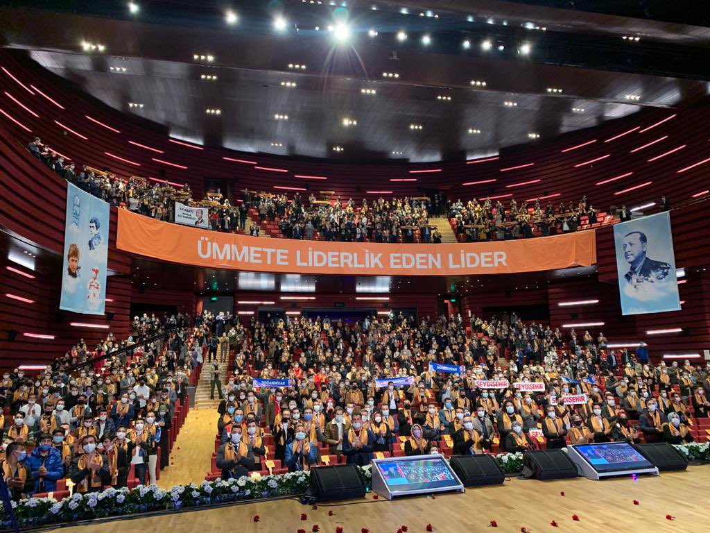 AKGenclikGM's tweet photo. Cumhurbaşkanımız @RTErdogan’ın video konferans ile teşrif ettiği Konya 6. Olağan İl Gençlik Kolları Kongremizi Genel Başkan Yardımcımız @leylasahinusta, Cumhurbaşkanı Başdanışmanı @mustafaakis, GK Tanıtım ve Medya Başkanımız @ozboyaciselman’nın katılımıyla gerçekleştirdik. https://t.co/qTjsu1nzzX