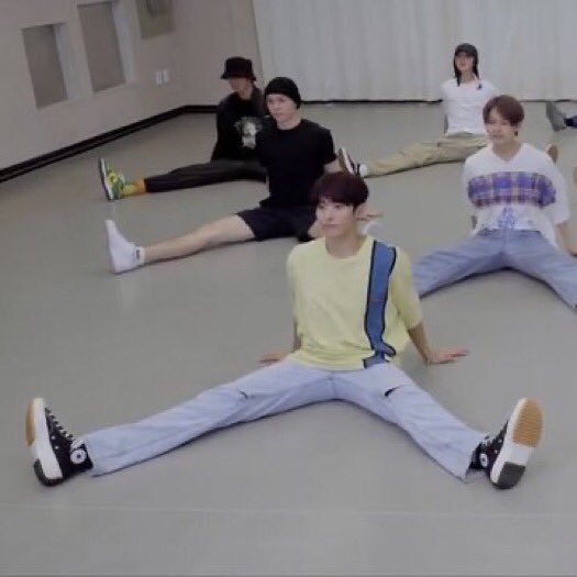 DK is 80% legs ; a thread  #도겸