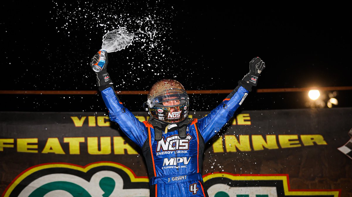 USACNation's tweet photo. .@JustinGrant40 has had to adapt to many new pieces for the 2021 USAC @AMSOILINC National Sprint season. But what isn’t new is he &amp; @TOPPMotorsports finding victory lane, which they did once again Friday at @BubbaRaceway.

FULL STORY👉 https://t.co/fzKhgWsxwM

#wdgxii

📸 @DB3Inc https://t.co/wNBlrq9CCj