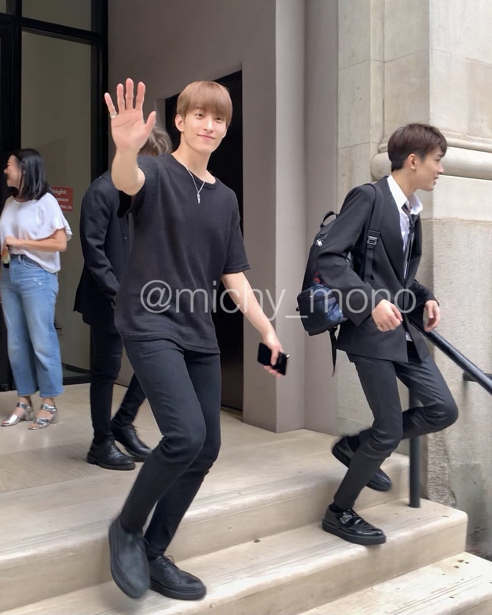 DK is 80% legs ; a thread  #도겸