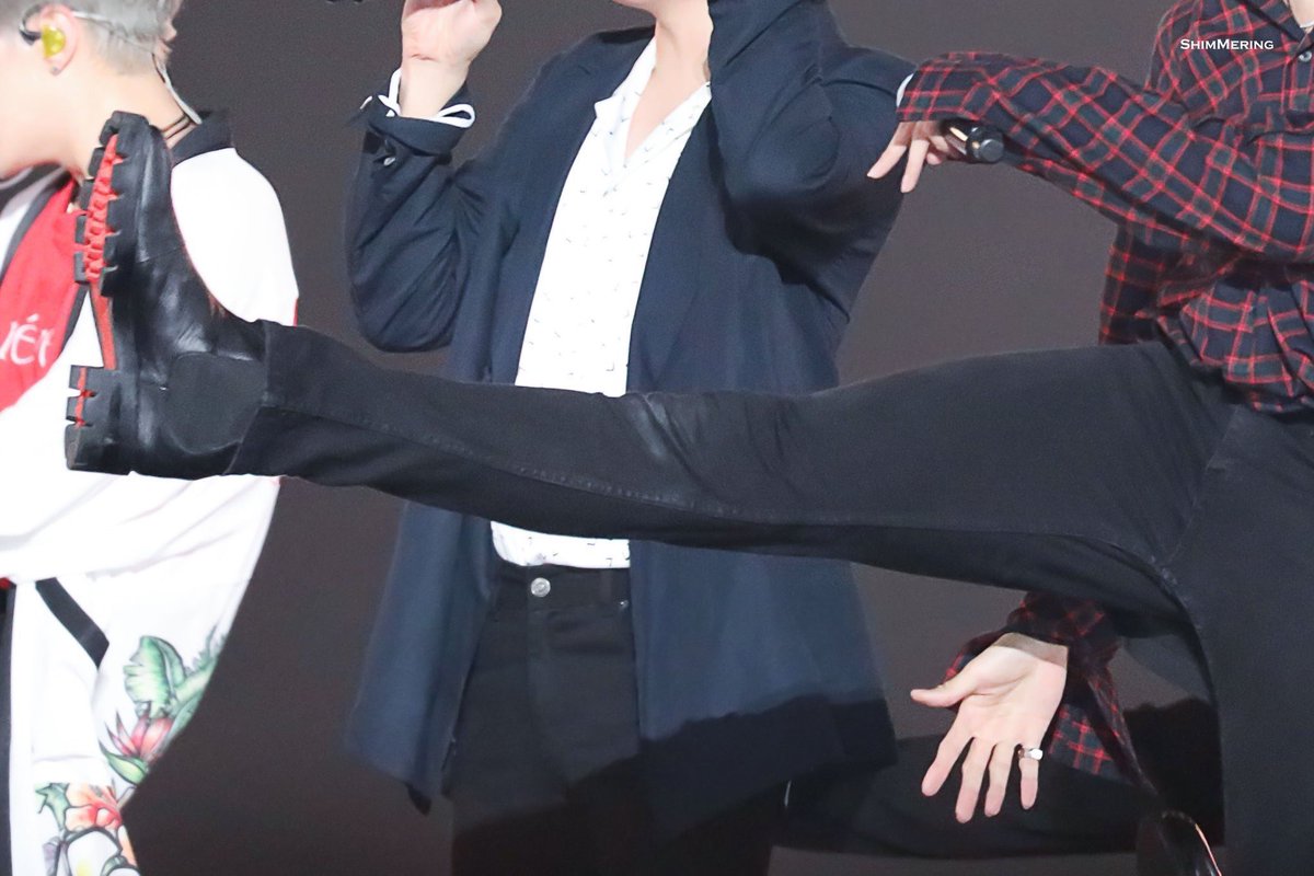 DK is 80% legs ; a thread  #도겸