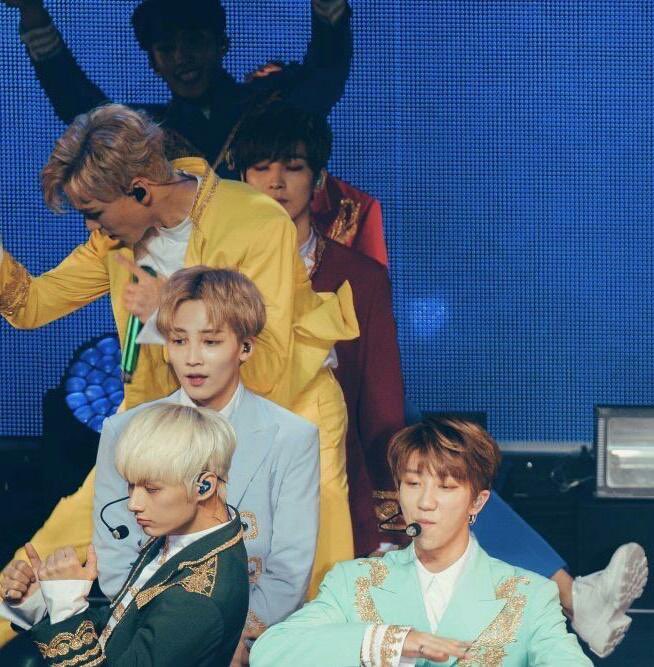 DK is 80% legs ; a thread  #도겸