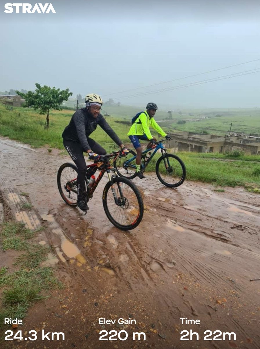 MdueTheCyclist tweet media