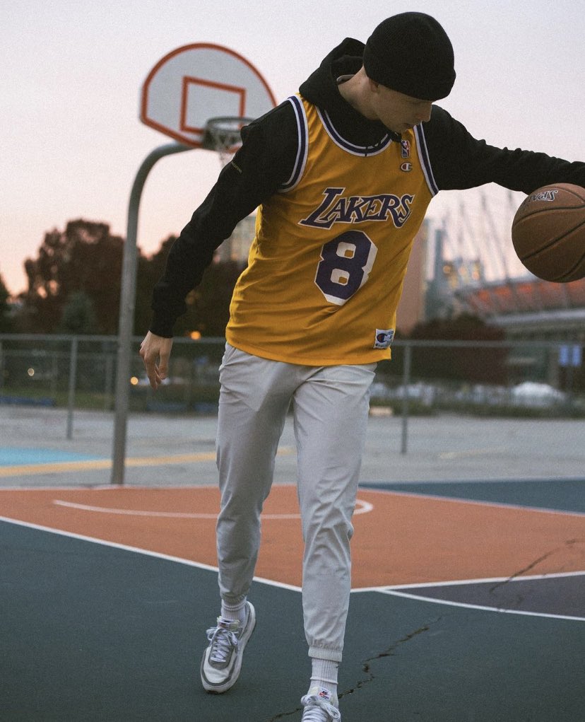 Elias Pettersson As Cats   [a thread you didn’t know you needed ]