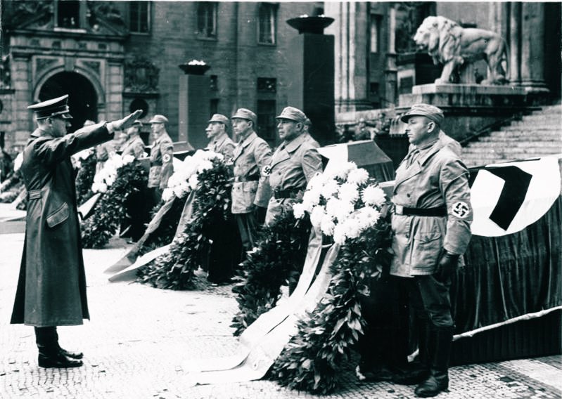 Hitler commemorated the dead in front of their coffins, telling Goebbels privately: "A man has to be lucky."