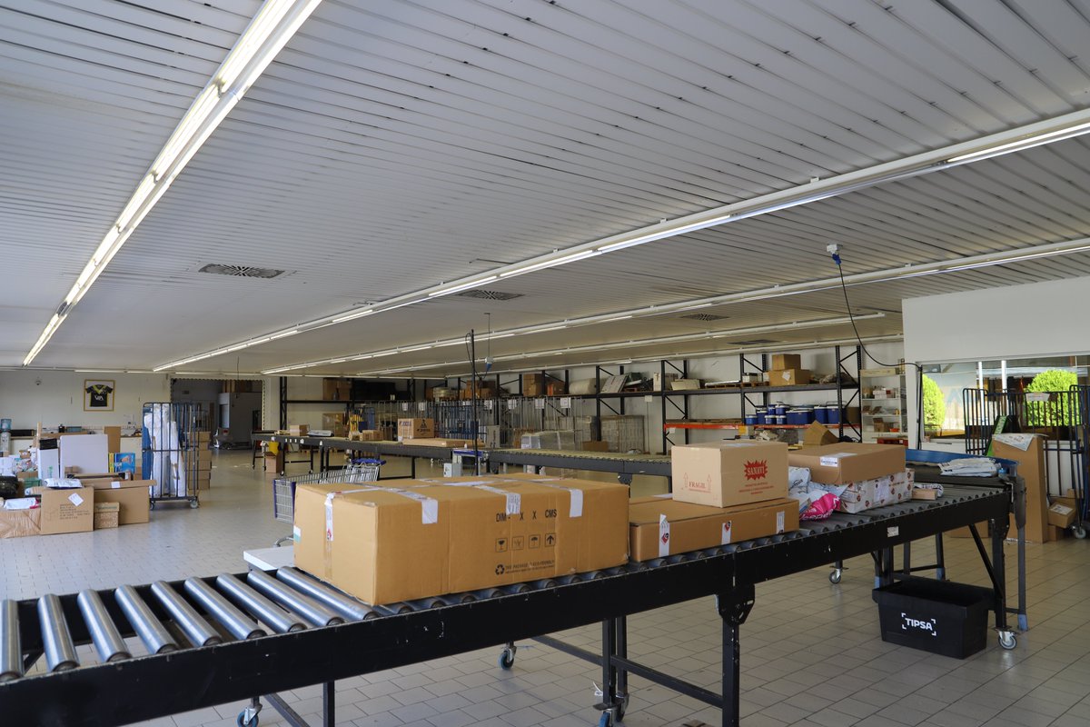 En Grup Via pensamos en ti 💛 Es por eso que hacemos todo lo posible para que vuestros paquetes lleguen en las mejores condiciones, además de adaptarnos a vuestras necesidades. Para más información, no olvides visitarnos en viamanresa.com o llamarnos al 902 656 203 🙌🏼