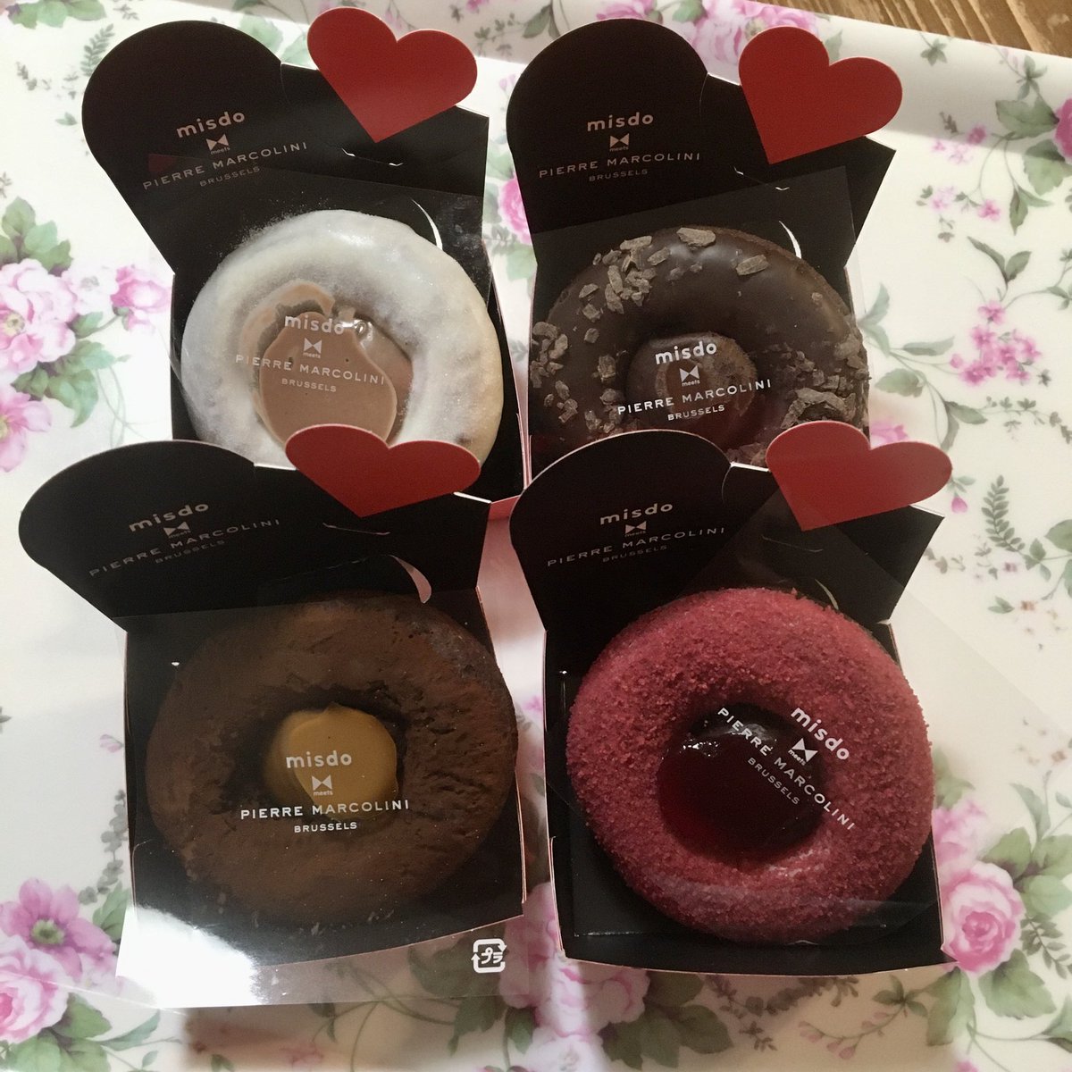 tomatospice2's tweet photo. ドーナツは滅多に食べないのですけど、
ピエールさんに釣られてお買い上げ〜😅

キャラメル味に一票💕 https://t.co/8ErW0xCIcJ