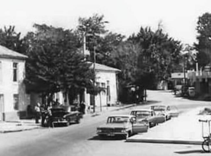 1970 yıllarında Buca heykel meydanı.