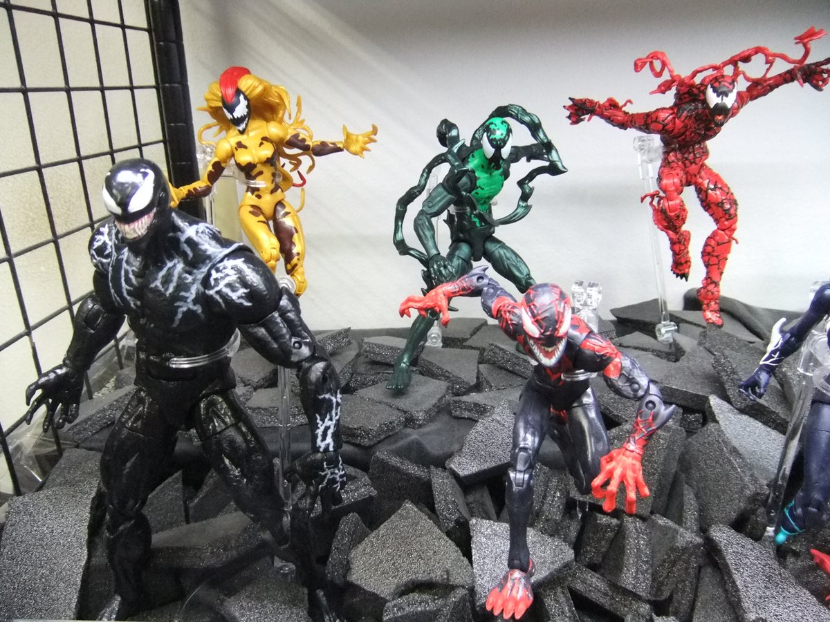 実写X-MEN系だった店長私物の #マーベルレジェンド 展示コーナーですが