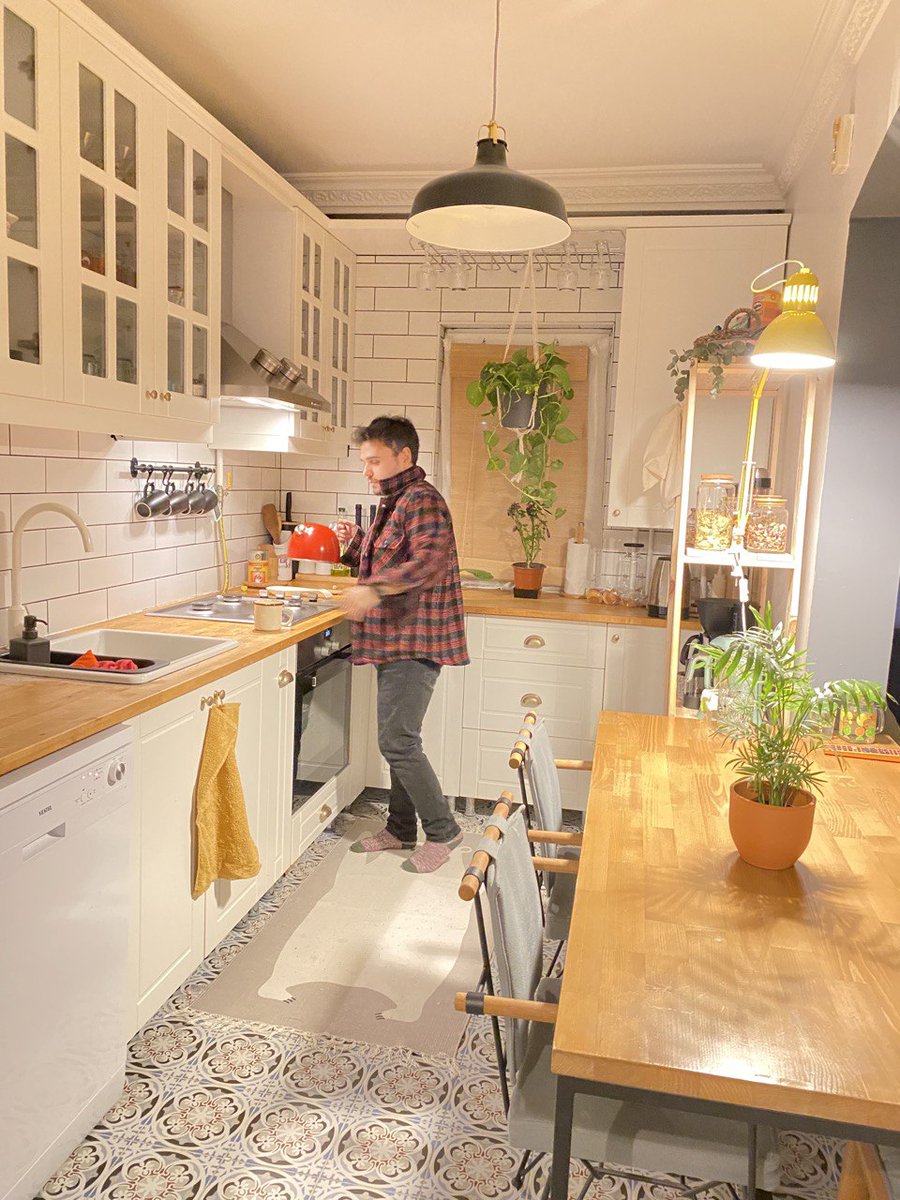 Bizim evde, merge conflicts yiyen kahve hazırlıyor. #birevikiyazılımcı <a href="/mrvnurturk/">Merve Nur TÜRK</a>