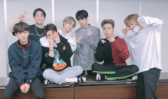 CallmeSongu's tweet photo. TWEET OR RETWEET! DO IT FOR iKON RIGHT NOW!!! 
#StanWorld #iKON @YG_iKONIC https://t.co/06nyazplYa
