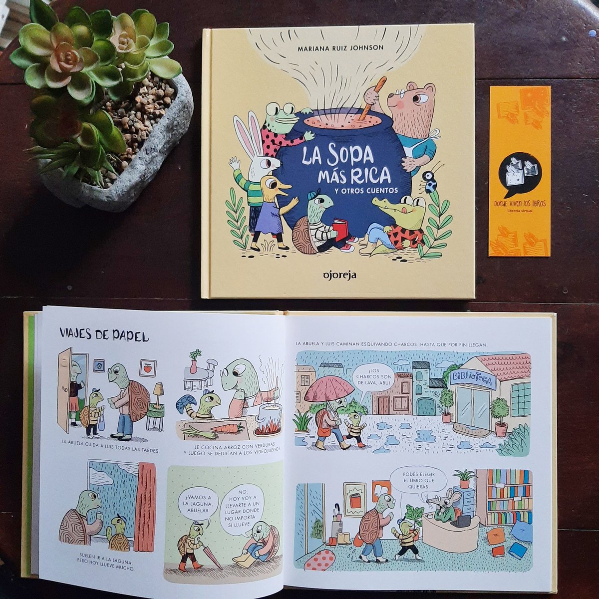 dondevivenlibro's tweet photo. "Bienvenidos a Villa Verde,
Aquí vivimos nuestras pequeñas aventuras" ☘
Empezamos el finde con esta hermosa novedad de #Ojoreja, escrito e ilustrado por la queridísima @mruizjohnson 🖌📚
#dondevivenloslibros #acercandolibrosylectores https://t.co/nSv2DPNbI5