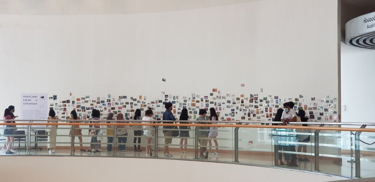 tavises_'s tweet photo. นิทรรศการPostcards from a Stranger
@baccnews วันนี้ตาวิเศษนำโปสต์การ์ดรูปตาวิเศษที่น้องๆ ได้ระบายสีน่ารักๆ และเขียนให้กำลังใจคนแปลกหน้า แปะผนังส่วนโค้งชั้น 5 และทุกคนสามารถหยิบโปสต์การ์ดอื่น 1 ใบกลับไปได้ เป็นการแลกเปลี่ยน
❤เป็นกิจกรรมที่เพิ่มพลังบวกมากเลยค่ะ
#หอศิลป์ #ตาวิเศษ https://t.co/Sz9f5XFM2E