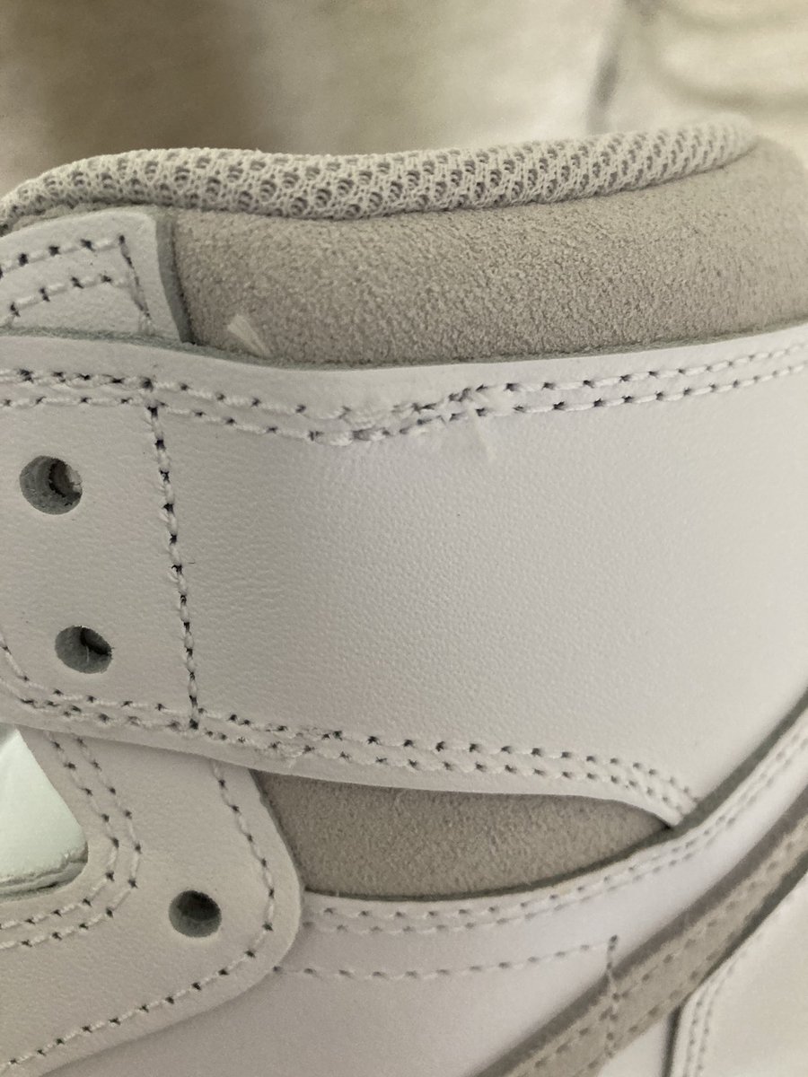 Louis_B98's tweet photo. @Nike @nikestore Just had these arrive like this.... https://t.co/k1NF2RKPBn