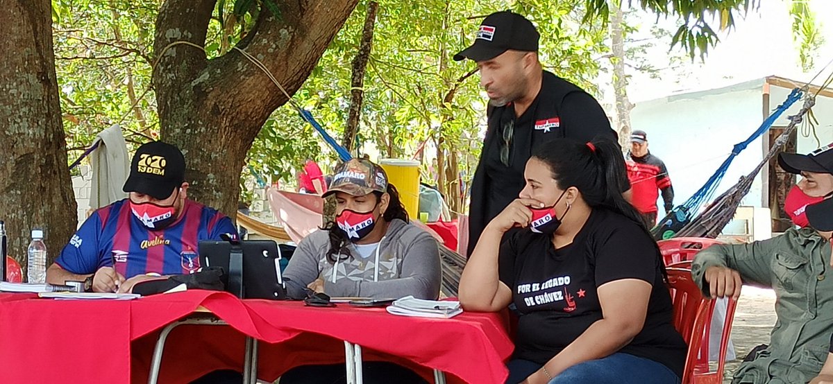 Nuestro Vocero Nacional <a href="/WBenavides_MRT/">Williams Benavides</a> en Apure entregando propuestas de Enseñanza-Aprendizaje a la comisión de Formación para el debate y discusión luego su inserción en los temas metodológicos de nuestra Escuela de Formación Juan Emilio González Porta @HAbreuMRT VamosXMas
