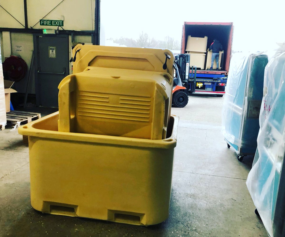 PEDTechnologies's tweet photo. Another delivery of our insulated food grade bulk storage tubs. #insulatedcontainers #commercialfishing #fishtubs #fishcontainers #dryice #dryicestorage #bulkfoodstorage #fishtransport #livefish #aquariumtransport #aquarium #ukfishing #englishfishing #flatfish #shellfish #tuna https://t.co/WUBqlwuHHs