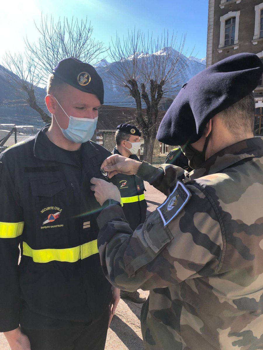 UIISC5CORTE's tweet image. #uiisc5 #AlaHauteur  avec #DéTERREmiNation pour les défis que le secours en  montagne représente pour #seccivilefrance! 
Merci à @armeedeterre  #GAM @27BIM pour cet accueil digne de la renommée des Troupes Alpines ! On  vous attend en Corse au Quartier Chabrières à Corte #ForMiSC