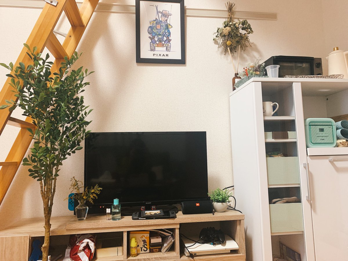 or3yuripei's tweet photo. 最近は、桃鉄やって、作り置きにハマり、部屋の模様替えを大幅に行い、お酒を飲んでます https://t.co/zLAJxsfkt0