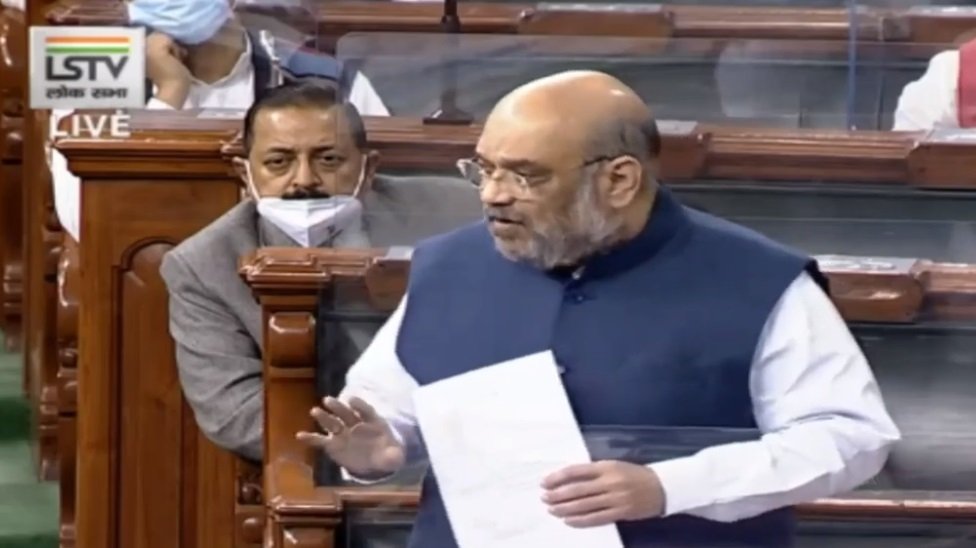 जम्मू कश्मीर में 50 हजार परिवारों को स्वास्थ्य बीमा के तहत कवर किया है, लगभग 10 हजार युवाओं को रोजगार में कवर किया गया है, 6 हजार नए काम शुरू हुए और 4,440 फुटबॉल और क्रिकेट की कीटों को गांवों में पहुंचाकर, बच्चों के हाथ मे बंदूक की जगह क्रिकेट का बैट हो उसकी व्यवस्था हमनें की है