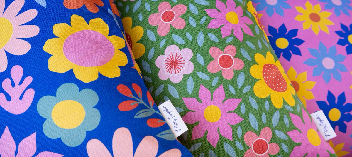 🌻 Colourful cushion covers 🌻

Available in my shop mazleyden.com 

🌸🌼🌸🌼🌸🌼🌸
#ukgifthour #UKGiftAM #SaturdayMorning #cushioncovers #SaturdayVibes #homedecor