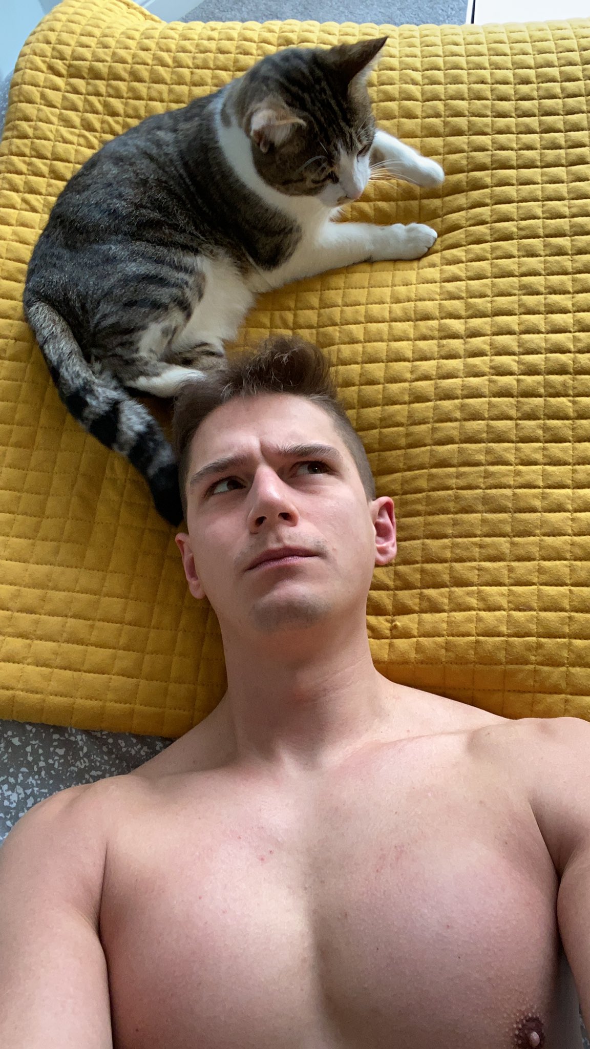 EuGoB-jWgAAyQ_n.jpg:large