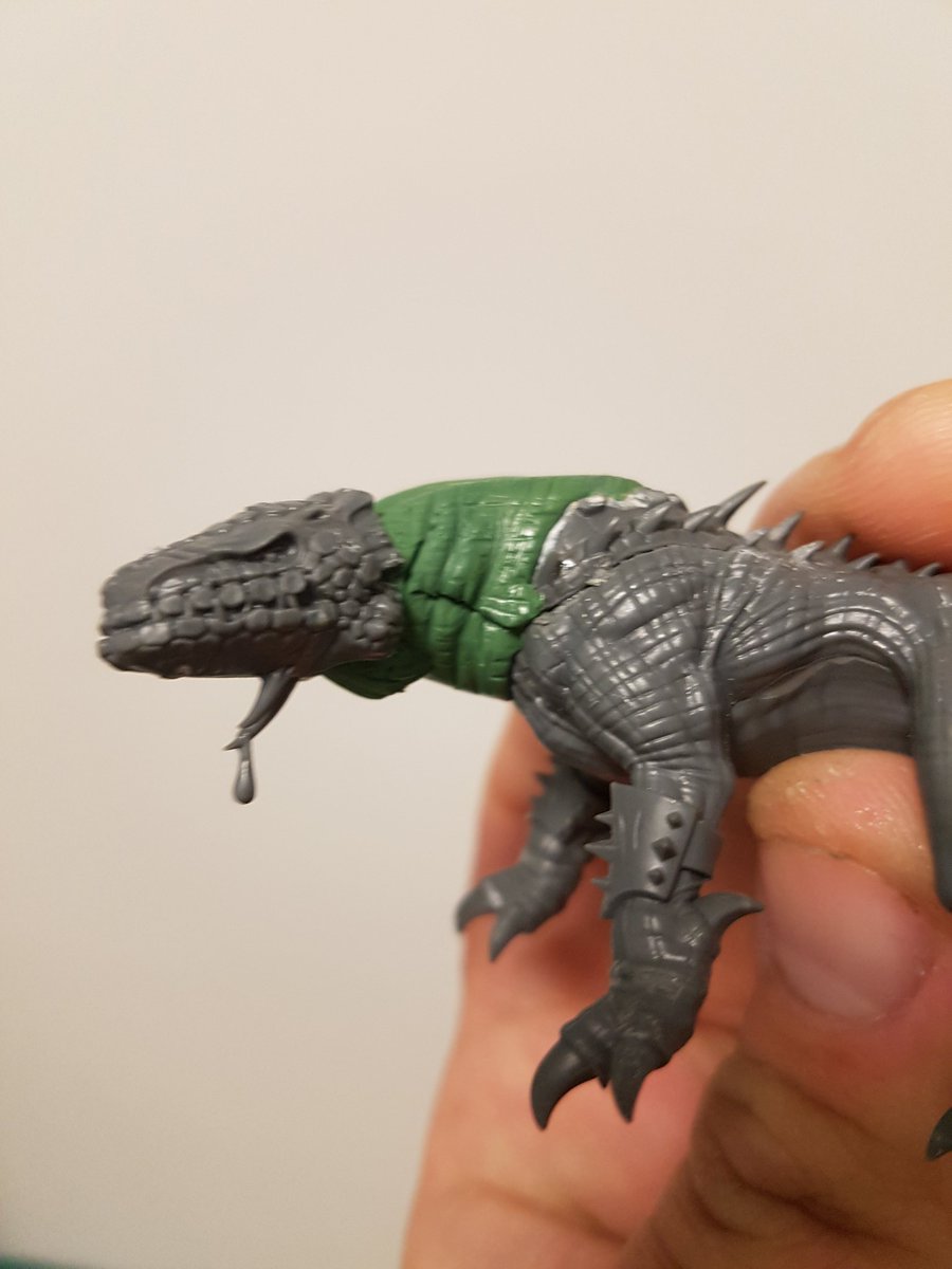 JDavenpott's tweet photo. Don't you love it when an idea just works with next to no fiddling or fucking about? Reptile Goregruntas are going well. Special thanks go @Goose_Brains for 3 Dragon Ogors. #Warmongers #aos #warclans https://t.co/aJVjnRmq0p