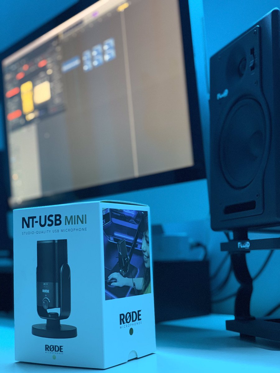 stefgofficial's tweet image. Got myself a little present 🖤 @rodemics @Fluid_Audio #projectstudio #musicproduction #controlroom