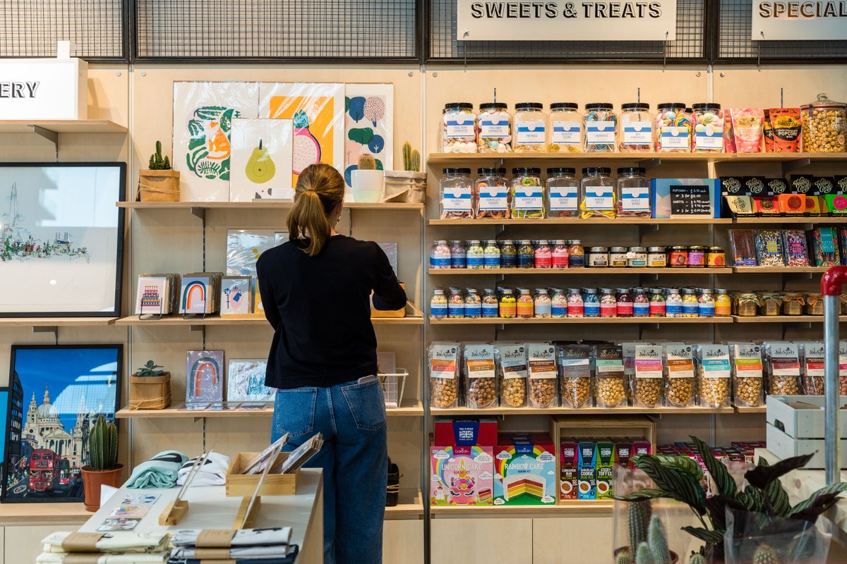 Food is 💯 the way to our heart. Anyone else? <a href="/DiscoverWPM/">Wembley Park Market</a> is open in Market Square today until 6pm with store cupboard essentials and plenty of sweet treats &amp; ideas for that even sweeter someone. #ValentinesDay