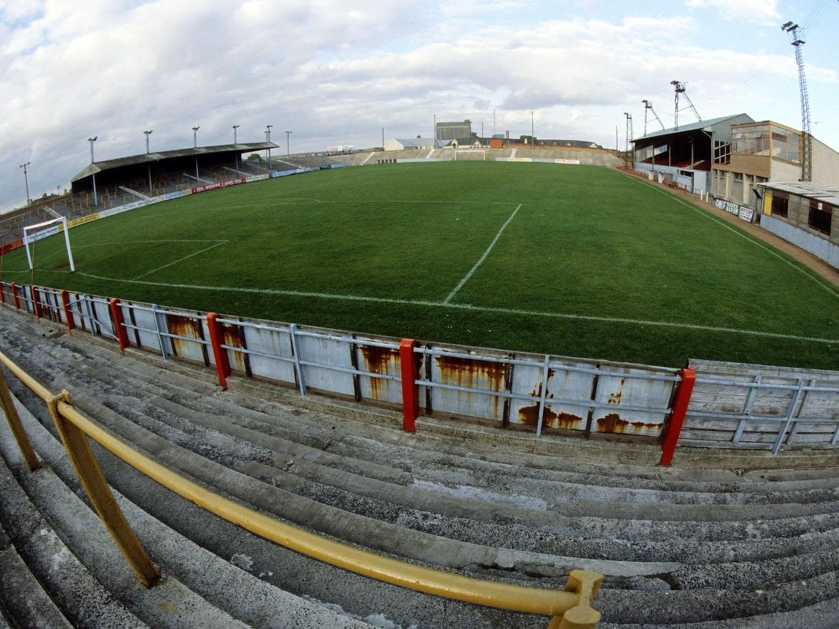 8) Name: Bayview Park Location: Methil, FifeOpened: 1902Closed: 1998Clubs: Leven Thistle 1902-1903 & East Fife 1903-1998Peak Capacity: 22,000Record Att: 22,515 (1950)Other uses: Greyhound RacingMisc. The ground was originally called Town Hall Park for one season....//