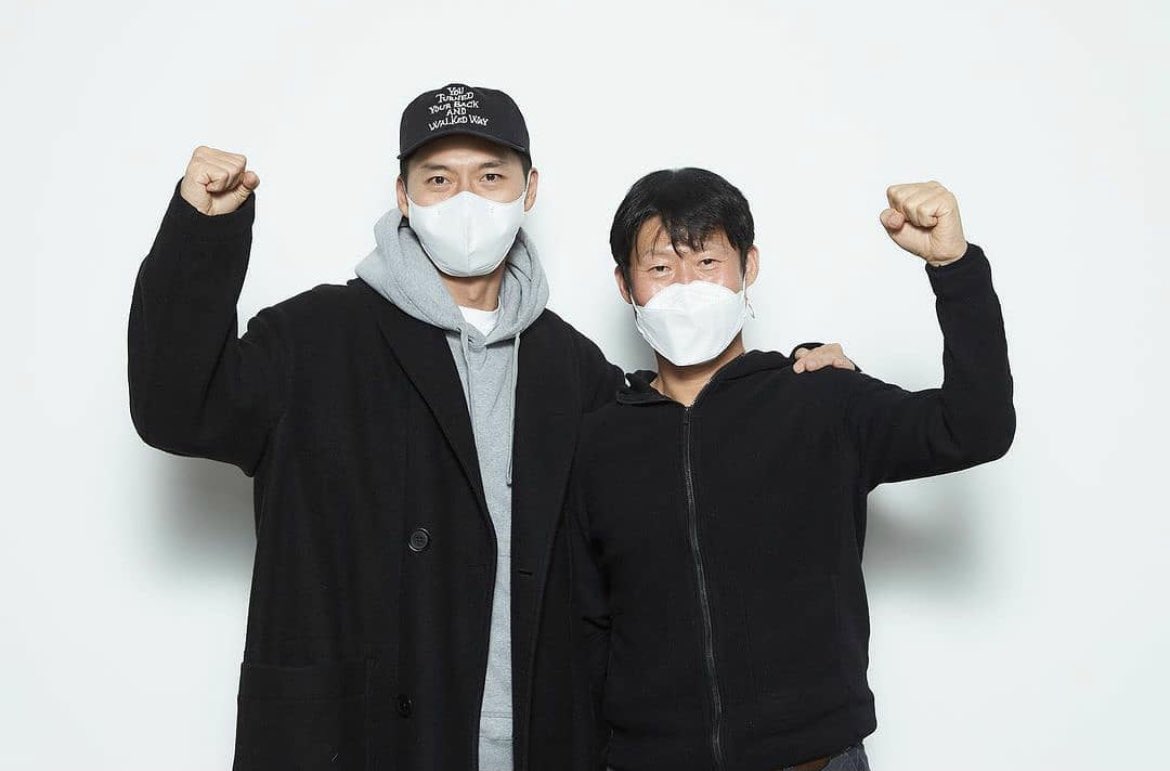 hyunbin_actor's tweet photo. ʜʏᴜɴʙɪɴ ᴘʜᴏᴛᴏ ᴀʟʙᴜᴍ 

#hyunbin #현빈 #ヒョンビン #炫彬 #玄彬 #hyunbinfanclub #koreandrama  #crashlandingonyou #kdrama  #actor #koreanactor #kimtaepyung   #愛的迫降 #愛の不時着 https://t.co/iWb5GsSGM6