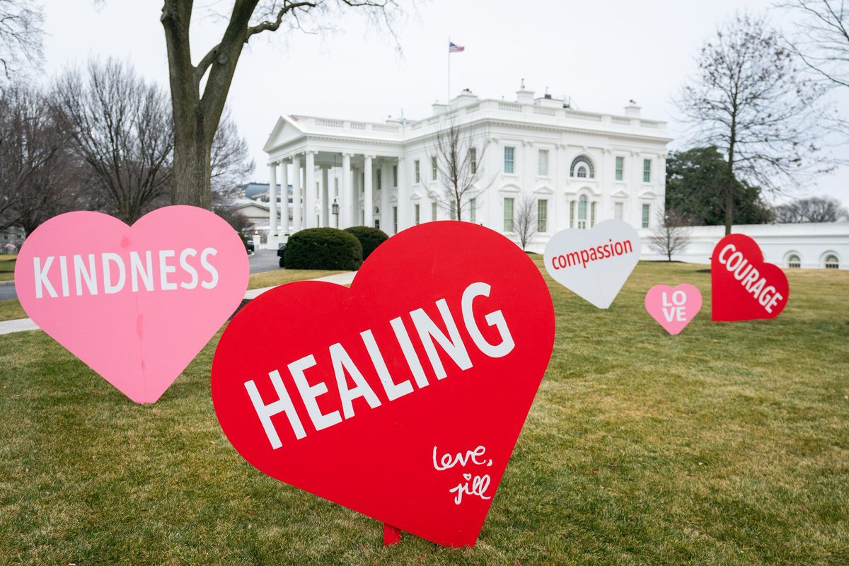 a_noeri's tweet photo. @POTUS It may help people brighten their day, but unfortunately not all of them. There are 🇺🇸/EU unmarried couples &amp; families who feel even more sad &amp; desperate, seeing it, seperated since almost 1 year, waiting to be reunited in 🇺🇸 not knowing when, almost hopeless, losing strength... https://t.co/dyiRn1iKx0